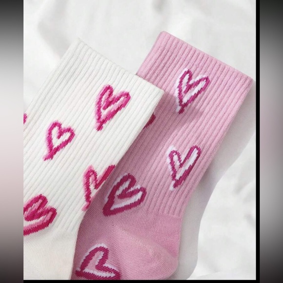2 pair heart patterned Valentine’s Day socks nwt size 6-8 size - Picture 4 of 4
